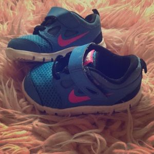 Little girls NIKE!💋